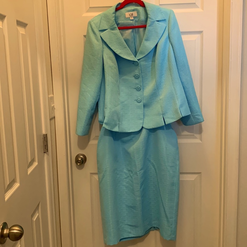 Women’s Suit